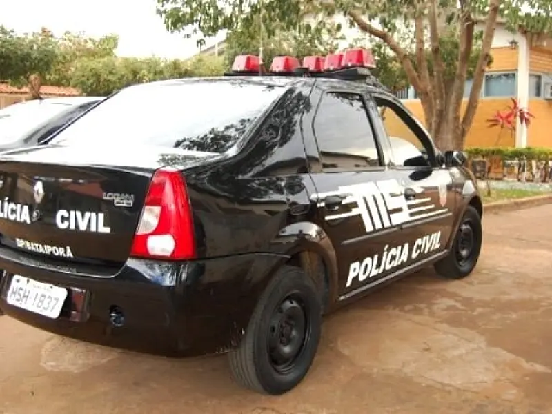 Condutor dominado por ladrão pula de carro  em movimento  no município  de Batayporã