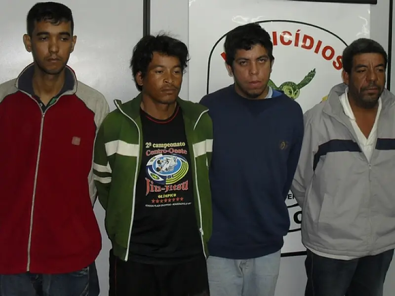 Polícia apresenta quadrilha acusada de matar jovem