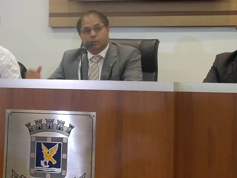 Após decisão do STJ, vereadores marcam nova data para sessão de julgamento de Bernal