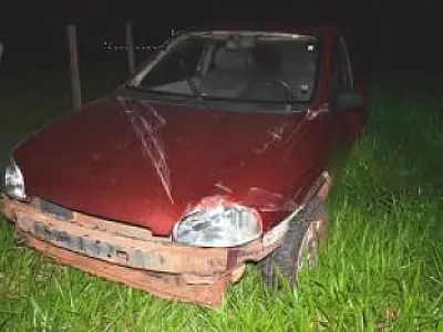 Motorista perde o controle e sai da pista em Ivinhema