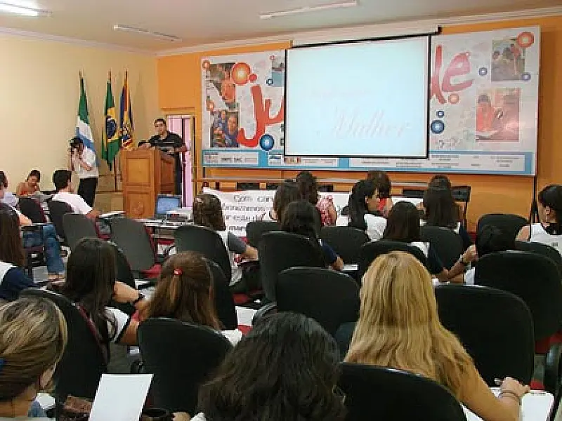 Caracol sedia Conferência Regional da Juventude