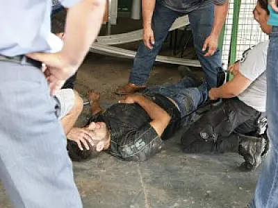 Policial cai de telhado em perseguição a suspeito da morte de comerciante