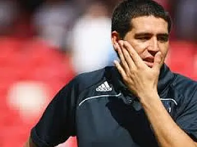 Palmeiras faz quarta oferta a Riquelme e prepara viagem para Argentina