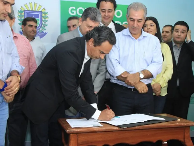Campo Grande comemora assinatura de contratos de 1.144 unidades habitacionais