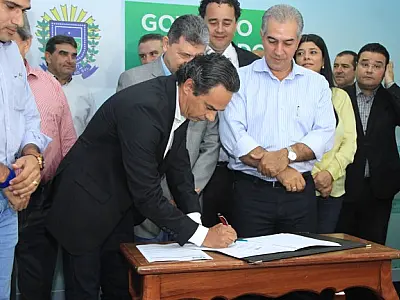 Campo Grande comemora assinatura de contratos de 1.144 unidades habitacionais