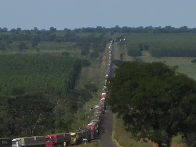 Organização de tráfego de caminhões descongestiona acesso ao Porto de Santos