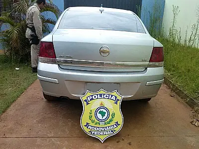 Com placa adulterada, veículo roubado no Paraná é recuperado em MS