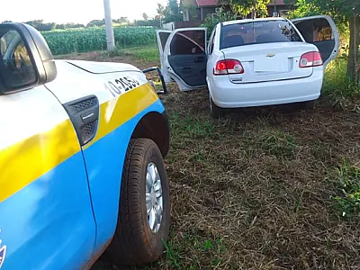 PMR e DOF apreendem carro com maconha na MS 164