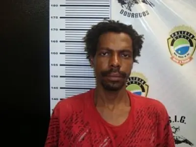 Ex-presidiário é flagrado com 9 porções de cocaína em Dourados