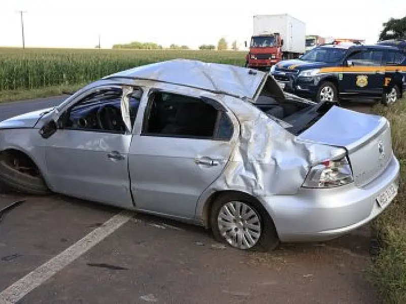 Menina de 3 anos morre em capotamento na BR-163