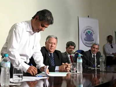 Sancionada lei que autoriza bolsa universitária municipal
