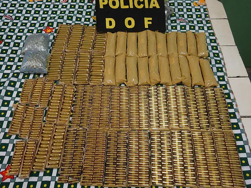DOF apreende mais de mil munições em painel de veículo