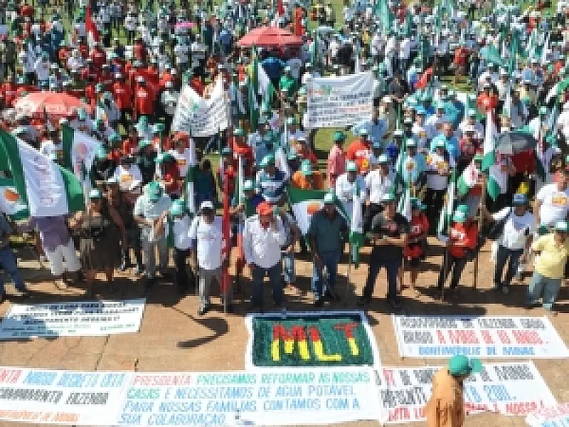 Pelo Código Florestal, trabalhadores fazem manifestação no Congresso