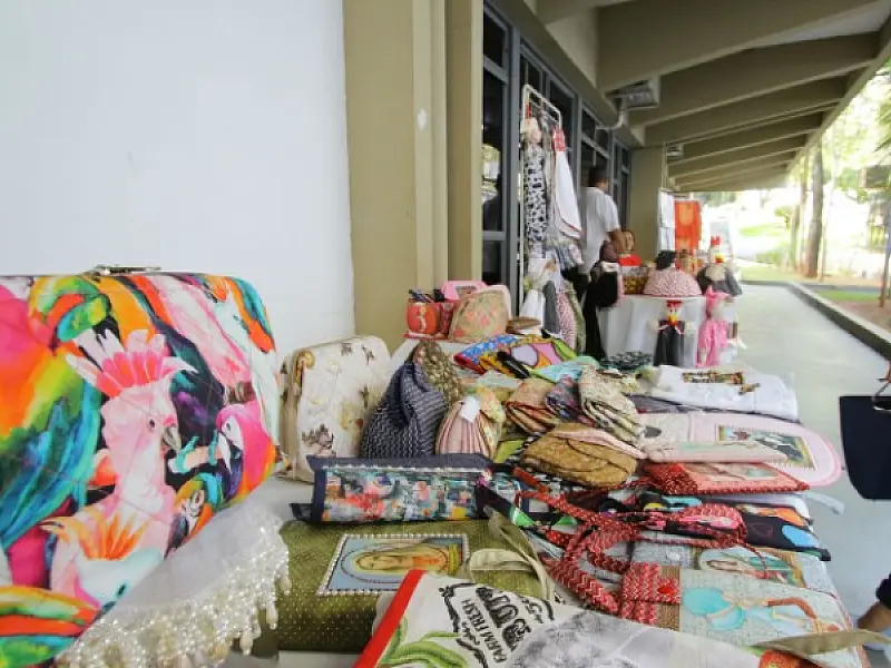 Exposição de artesanato no Paço Municipal destaca produtos para o Dia das Mães