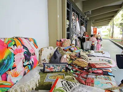 Exposição de artesanato no Paço Municipal destaca produtos para o Dia das Mães