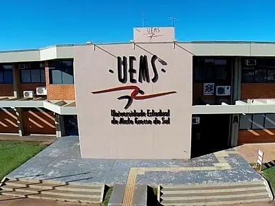 Uems está com vagas para professor com salário que chega a R$ 8,6 mil