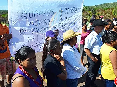 Em segundo dia de protestos, índios fecham BR-060 em Nioque