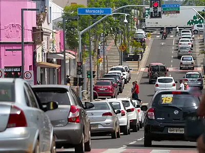 Veículos com placa final 0 tem até dia 31 para quitar licenciamento

