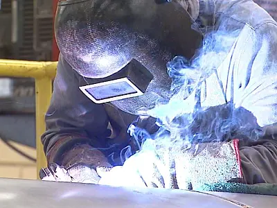 Produção industrial cresce 4%, melhor taxa anual para maio em 7 anos