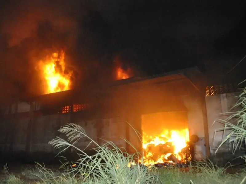 Incêndio destrói depósito da prefeitura de Dourados
