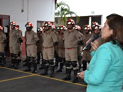 Bombeiros recebem equipamentos para salvamento e resgate