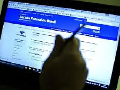 Receita paga hoje as restituições do último lote do IRPF 2018