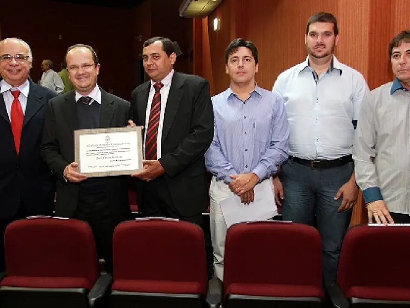 Presidente da Sanesul recebe título de cidadão camapuanense