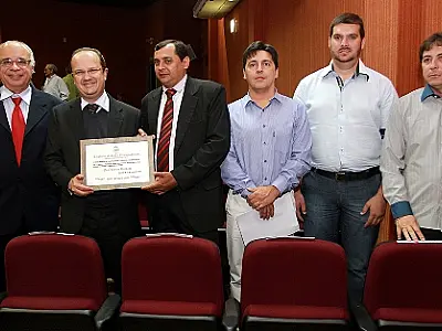 Presidente da Sanesul recebe título de cidadão camapuanense