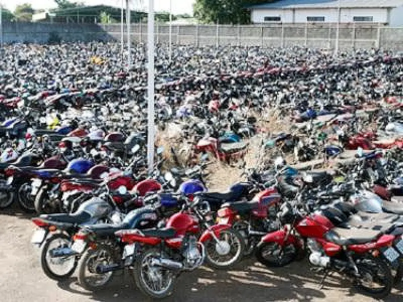 Detran leiloa sucatas de motocicletas na Capital