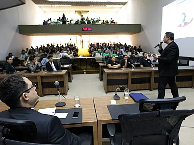 Semana do Jovem Empreendedor reúne e motiva duas mil pessoas na AL