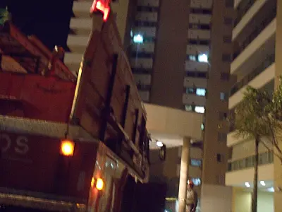 Apartamento pega fogo na Capital; Bombeiros controlam as chamas e ninguém fica ferido