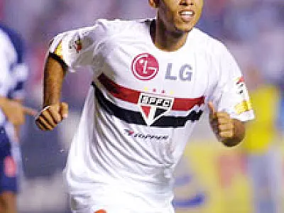 Luis Fabiano do São Paulo tem três dias para se recuperar de pênalti perdido