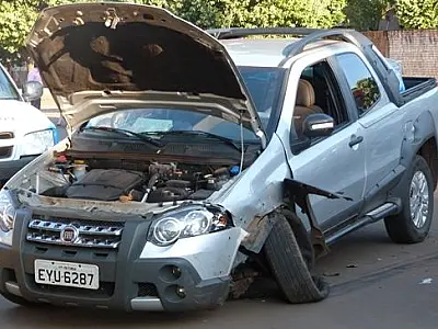 Motorista bate em carro parado e faz uma vítima em Ivinhema
