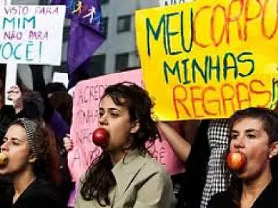 Marcha termina em protesto contra CQCs