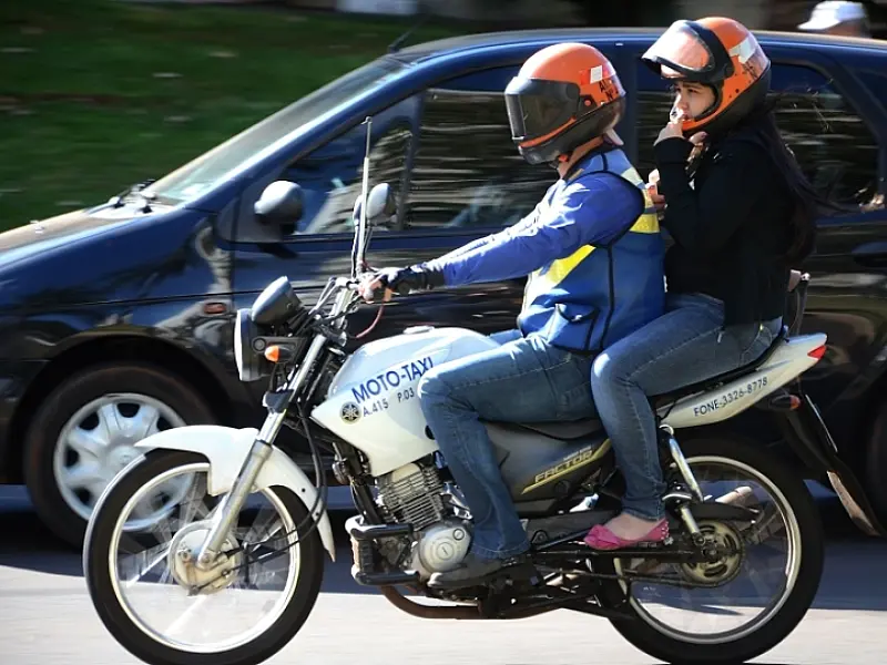 Agetran orienta usuários de mototáxi a conferir tabela do transporte