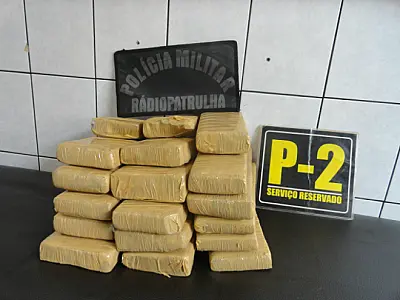 Menor é apreendida com 18 tabletes de maconha