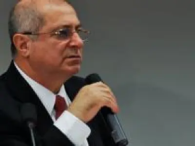 Ex-ministro Paulo Bernardo é preso na Operação Custo Brasil