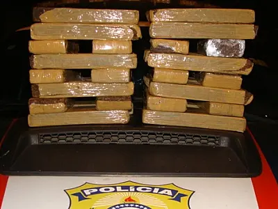 PRF apreende quase uma tonelada de maconha em Três Lagoas e São Gabriel