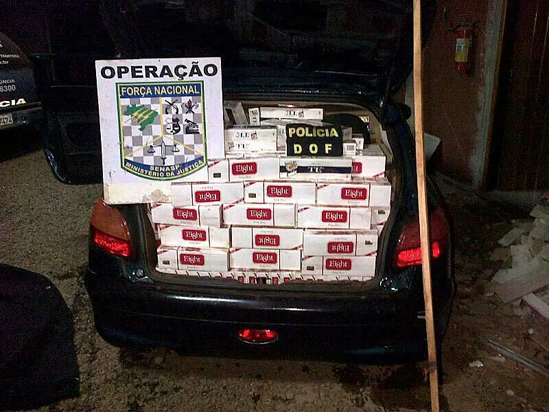Veículo transportando pacotes de cigarro é preso pelo DOF na BR-463