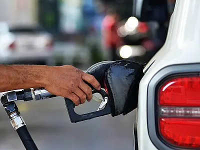 Petrobras elevará preço da gasolina em 2,6% e do diesel em 1,5% neste sábado