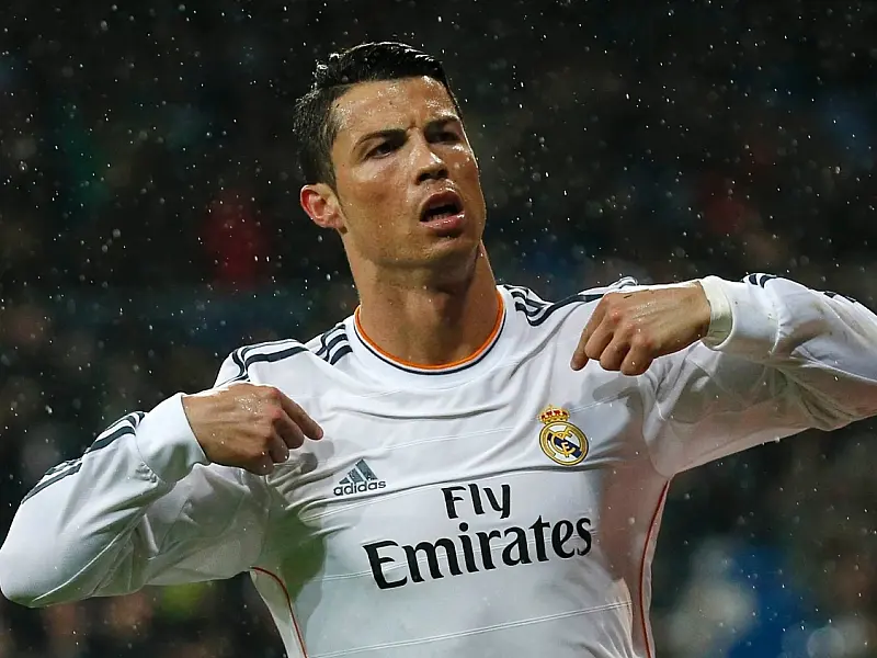 Lesão tira Cristiano Ronaldo de jogo decisivo do Real Madri no Espanhol