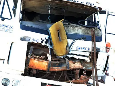 Falha nos freios de caminhão causou acidente na MS 306
