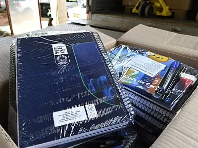 Organização e logística garantem entrega de uniformes e kits aos alunos