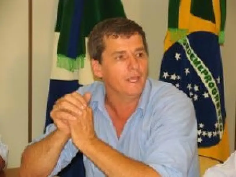 Mesmo doente, Ari Artuzi marca novo casamento