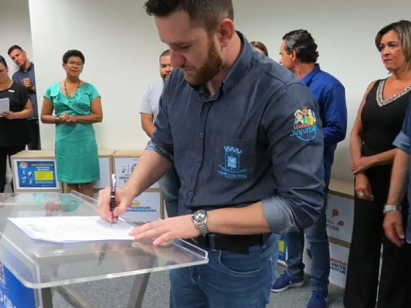 Prefeitura fecha parceria para doação de mil tratamentos odontológicos