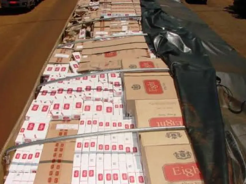 PF de Naviraí apreende duas carretas carregadas de cigarros