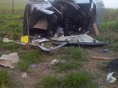 Carro perde o controle e capota em Nova Andradina