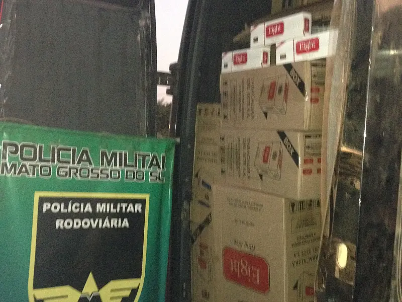 Polícia Militar Rodoviária apreende veículo abarrotado de cigarros