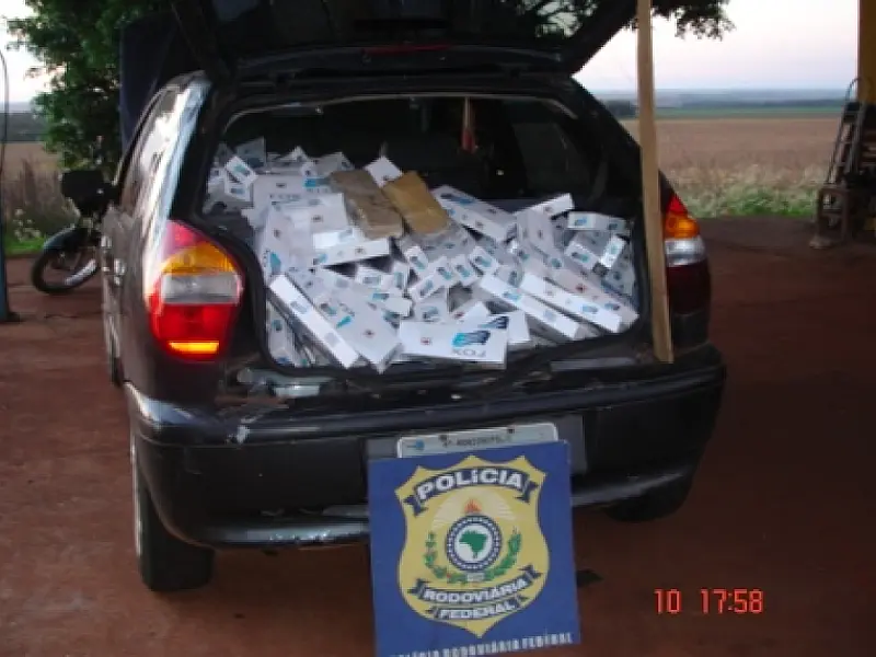 Após perseguição, jovem é preso por contrabando