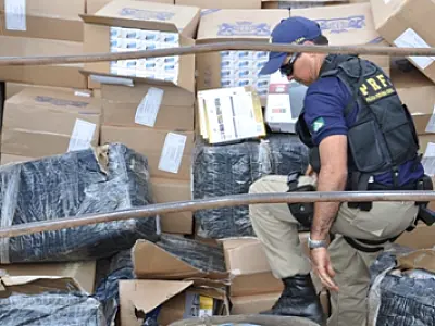 Apreendida carreta de contrabando que seria levada para MT